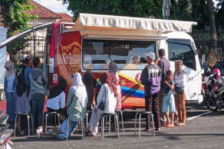 Mall Baru vs Tradisi Parcel Lebaran: Siapa yang Akan Menang di Cilacap?